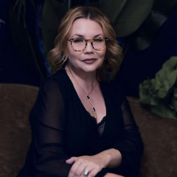 Дженіва Лі Дженіва Лі