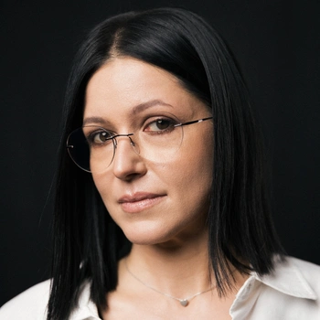 Міла Смолярова
