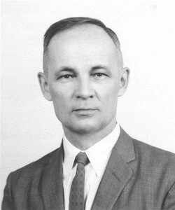 Юрій Лавріненко