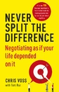 Книга Never Split the Difference [Paperback] фото