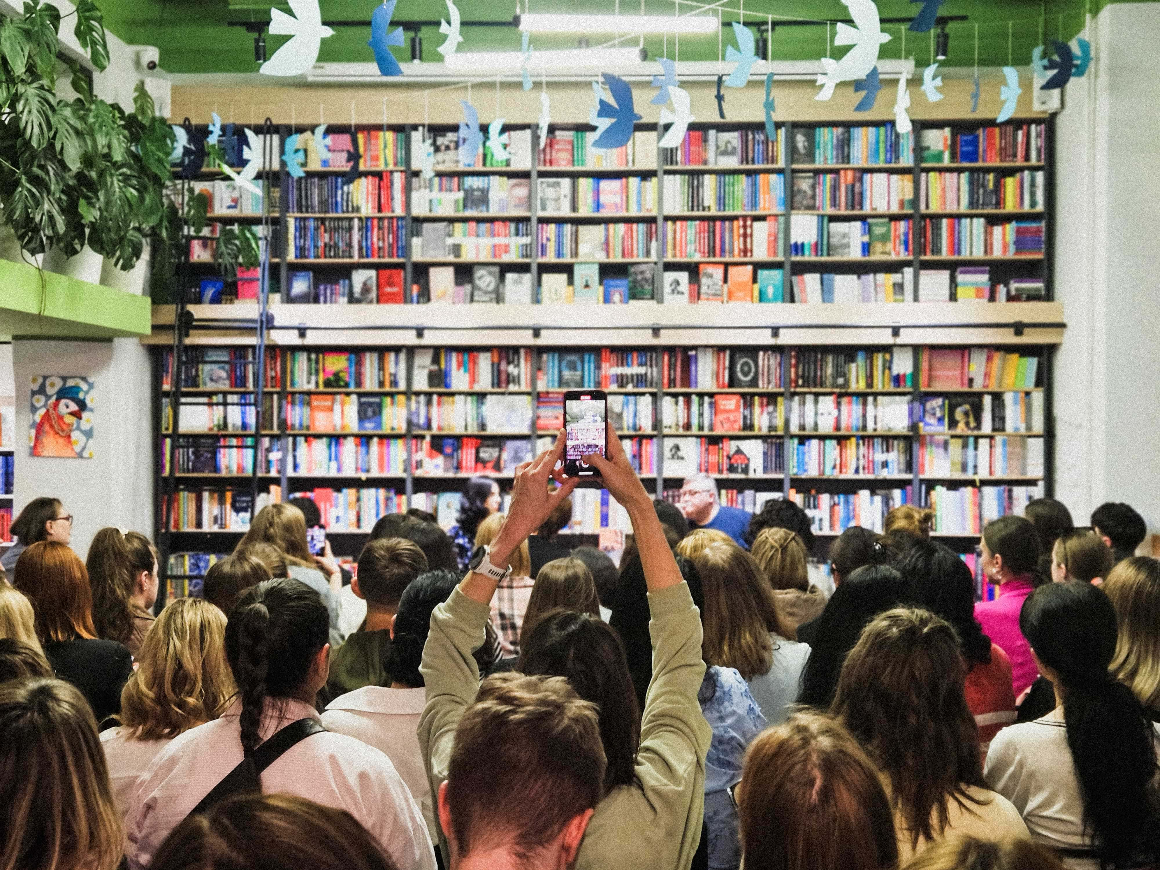 Фото з презентації книги "Там, де заходить сонце"